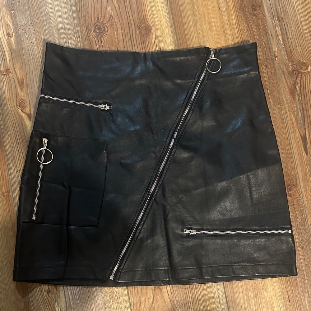 Fashion Nova Black Mini Skirt with Zipper Accents